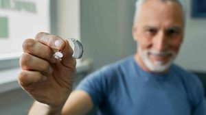 איך מתאימים מכשיר שמיעה