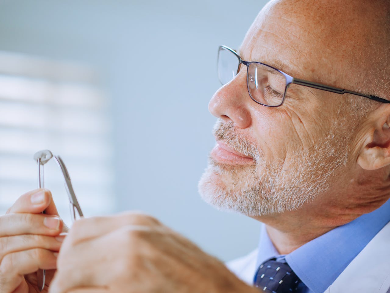 איך מתאימים מכשיר שמיעה אחרי בדיקת שמיעה